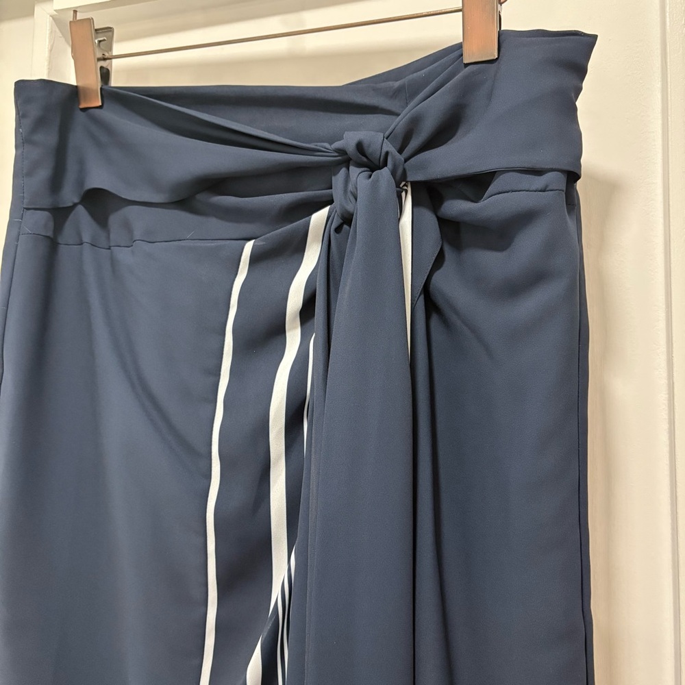 Ann Taylor Navy & White Border Stripe Wrap Sarong Tie Pencil Skirt Size 8 - Picture 3 of 6